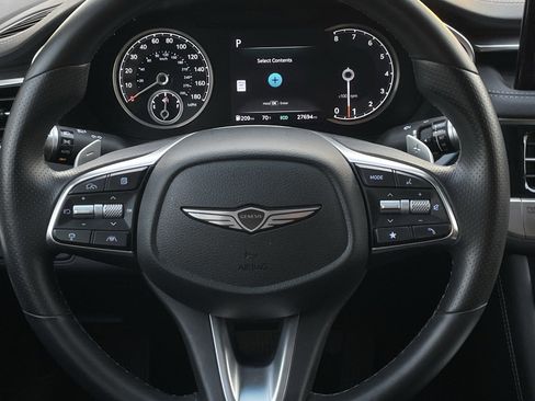 Used 2025 Genesis G70 2.5T image 12