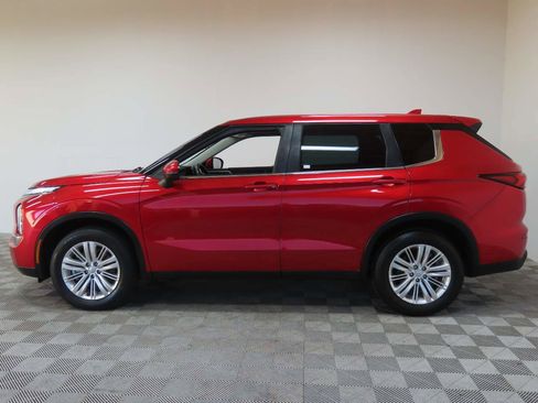 Used 2023 Mitsubishi Outlander ES image 5