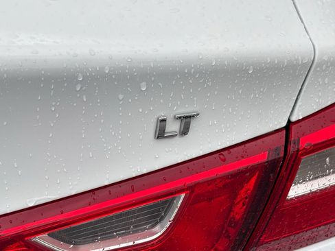 Used 2023 Chevrolet Malibu LT FWD image 11