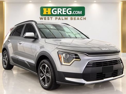 Used 2023 Kia Niro EX FWD image 4