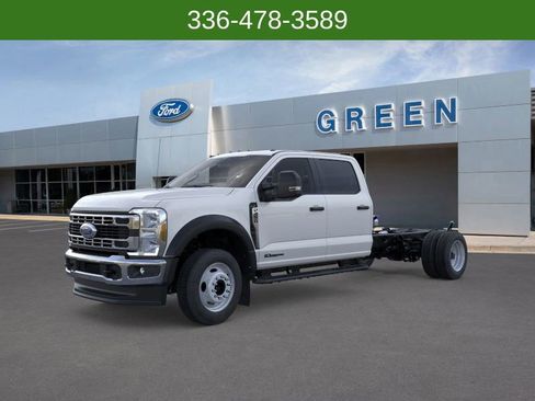 New 2025 Ford F450 XL w/ XL Chrome Package image 2