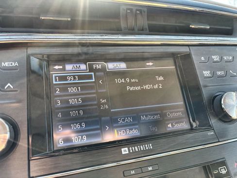 Used 2014 Toyota Avalon Limited w/ Technology Package FWD image 12