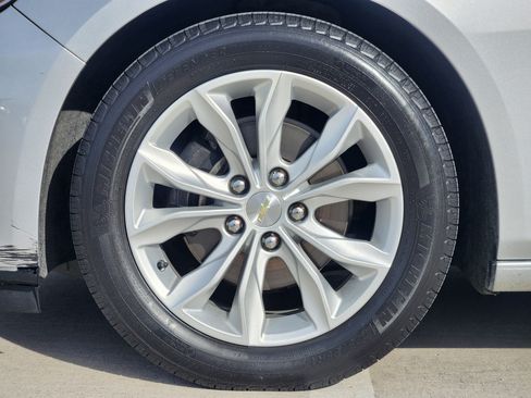 Used 2019 Chevrolet Malibu LT image 11