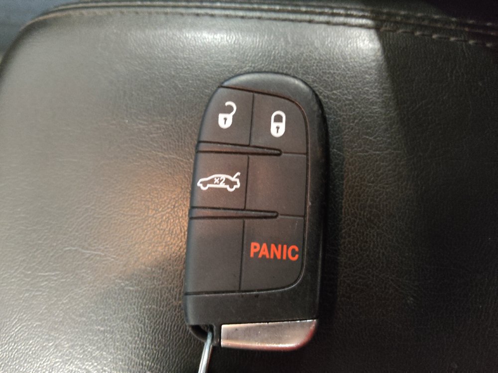Used 2015 Chrysler 200 Limited FWD image 32