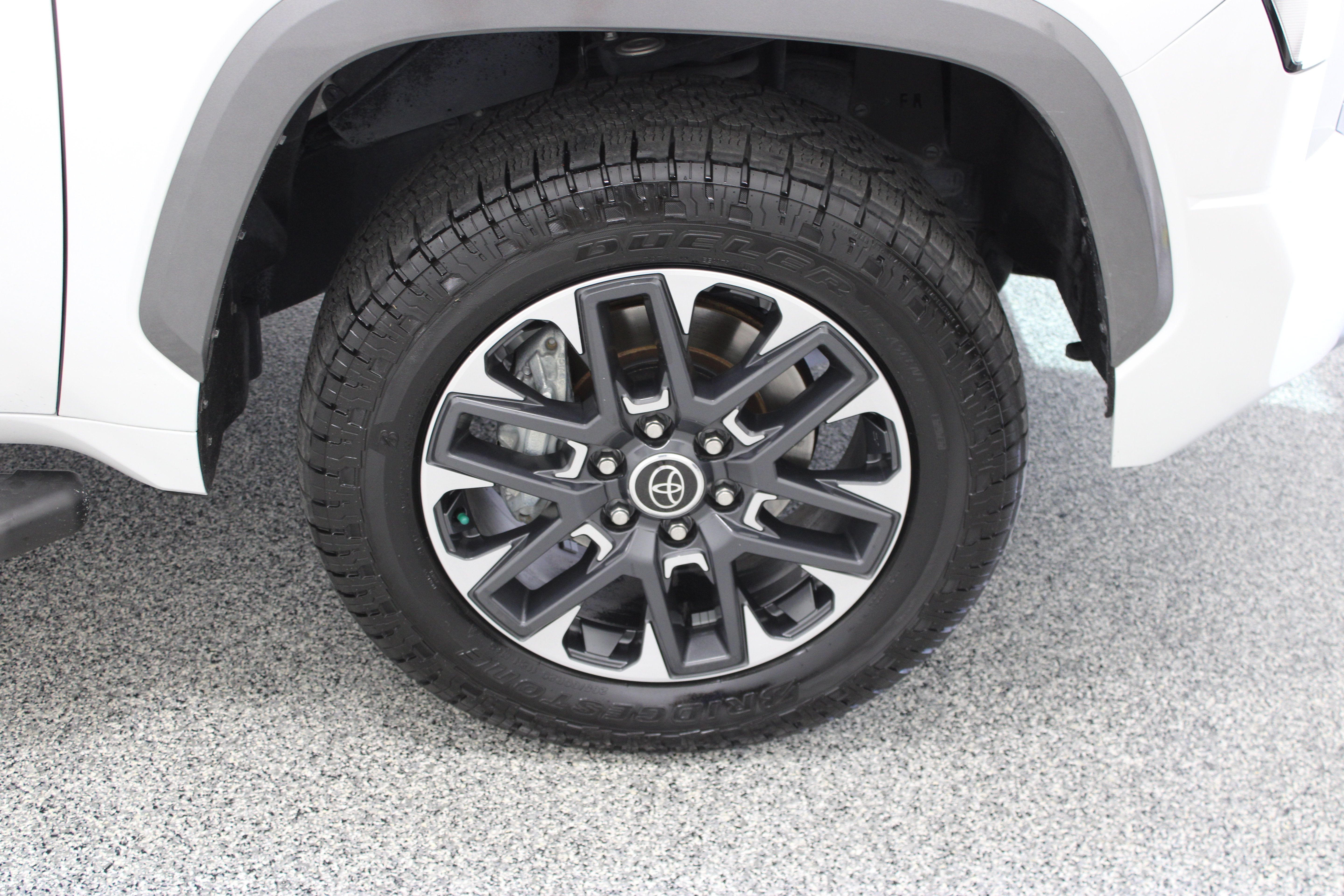 Used 2024 Toyota Tundra Limited w/ Power Package AWD/4WD image 5