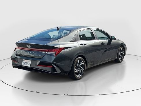 Used 2024 Hyundai Elantra Limited FWD image 5