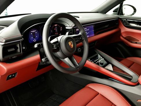 New 2026 Porsche Macan Electric image 4