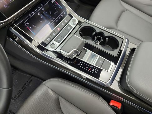 Used 2023 Audi Q8 Premium Plus w/ Premium Plus Package AWD/4WD image 19