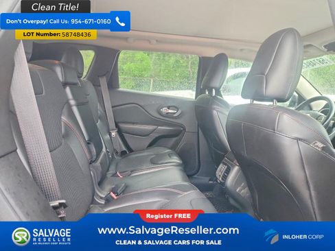 Used 2015 Jeep Cherokee Trailhawk w/ Comfort/Convenience Group AWD/4WD image 15