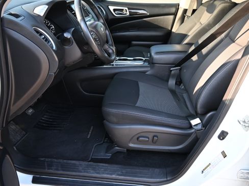 Used 2019 Nissan Pathfinder SV FWD image 18