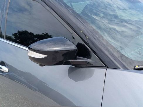 Used 2017 Nissan Maxima Platinum FWD image 11