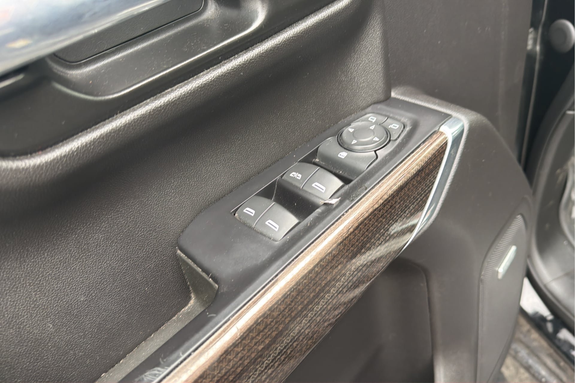 Used 2020 Chevrolet Silverado 1500 LT Trail Boss AWD/4WD image 19