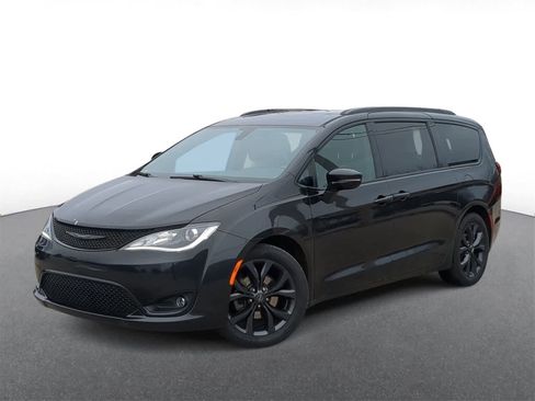 Certified 2019 Chrysler Pacifica Limited w/ S Appearance Package image 1