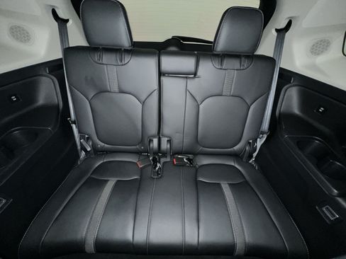 Used 2025 Honda Pilot Touring image 34