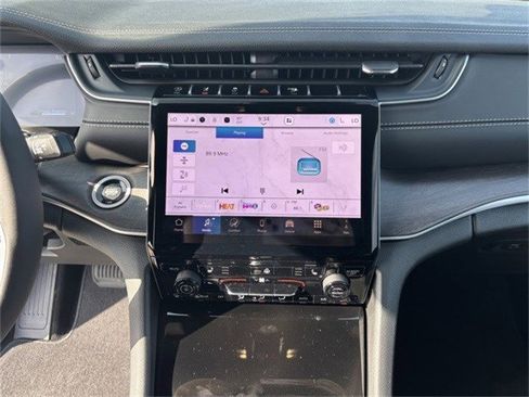 New 2025 Jeep Grand Cherokee L Limited image 17