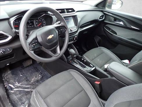 Used 2022 Chevrolet TrailBlazer LT w/ LPO, Blackout Package image 9