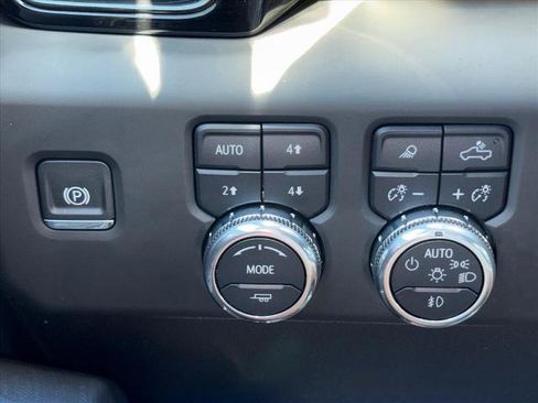 Certified 2025 GMC Sierra 2500 AT4X AWD/4WD image 17