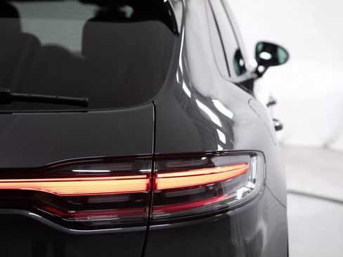 Certified 2025 Porsche Macan image 35