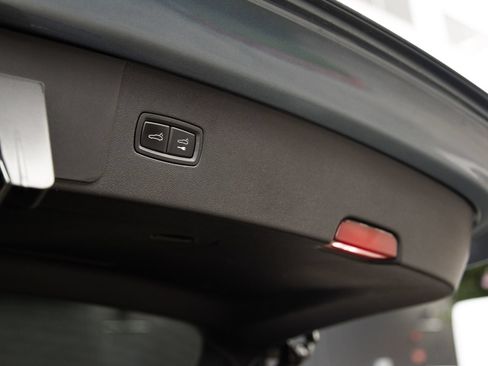 Certified 2019 Porsche Cayenne AWD/4WD image 31