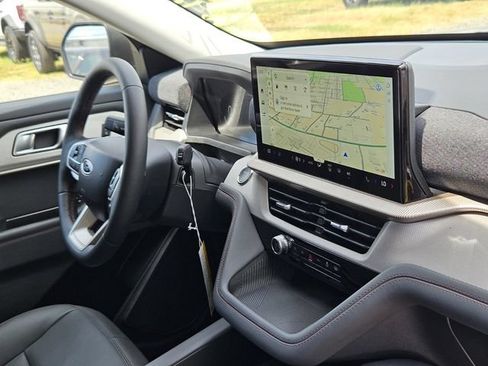 New 2026 Ford Explorer Active w/ Active Comfort Package AWD/4WD image 9