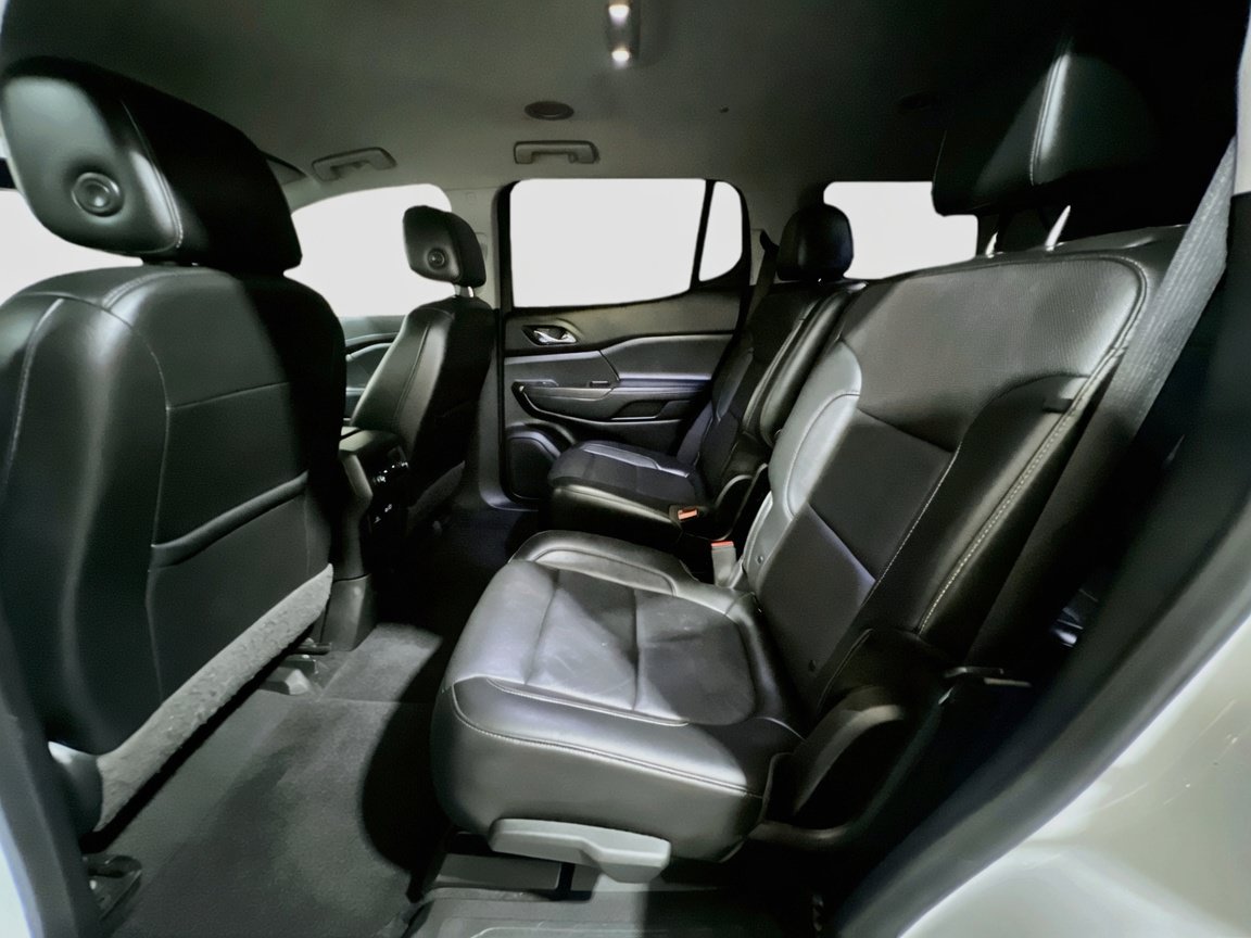 Used 2020 GMC Acadia SLT FWD image 16