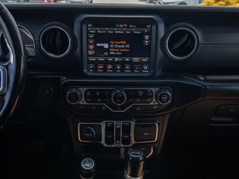 Used 2021 Jeep Wrangler Unlimited Sahara w/ Cold Weather Group AWD/4WD image 24