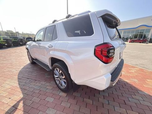 Used 2025 Toyota 4Runner Limited AWD/4WD image 31