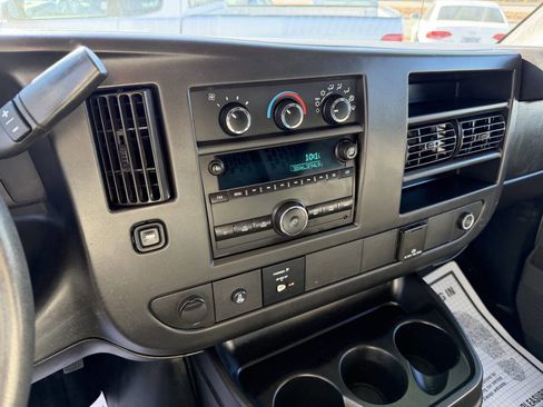 Used 2017 Chevrolet Express 3500 image 15