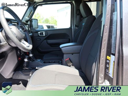 Used 2023 Jeep Wrangler Unlimited Rubicon 4xe AWD/4WD image 22
