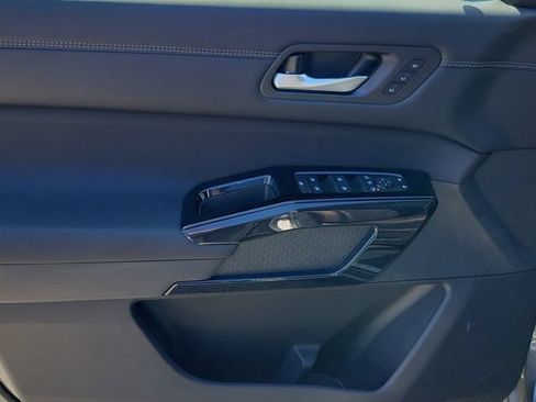 New 2026 Nissan Pathfinder Platinum w/ Cargo Package FWD image 5