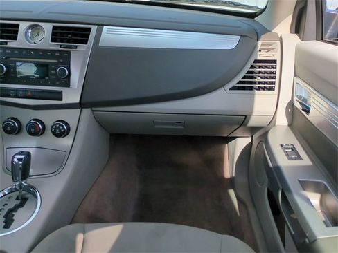 Used 2010 Chrysler Sebring Touring image 18