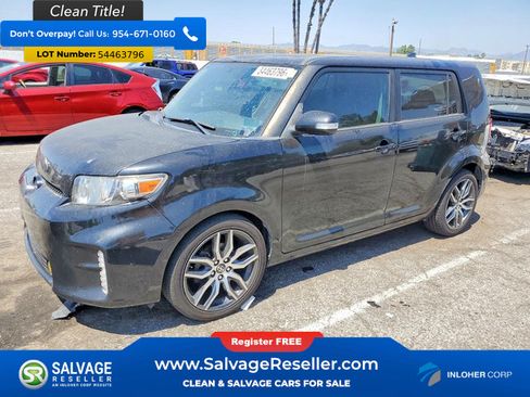 Used 2013 Scion xB FWD image 1