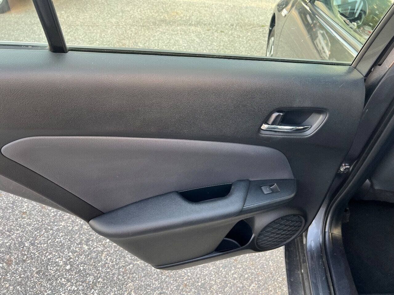 Used 2020 Toyota Prius Prime XLE FWD image 19