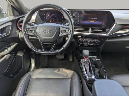 Used 2024 Chevrolet Trax RS FWD image 14