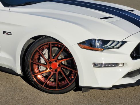 Used 2021 Ford Mustang GT image 3