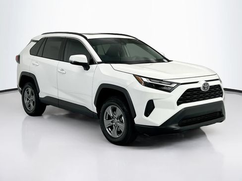 Used 2025 Toyota RAV4 XLE w/ Convenience Package FWD image 3