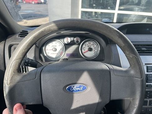 Used 2010 Ford Focus SE image 22