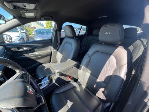 Used 2025 Buick Envista Sport Touring image 28