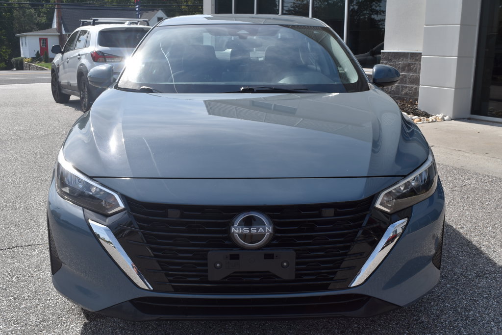Used 2024 Nissan Sentra SV FWD image 3