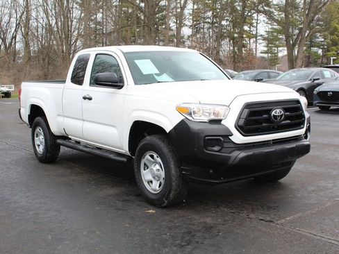 Used 2023 Toyota Tacoma SR image 1