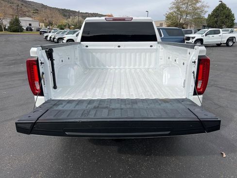 Used 2022 GMC Sierra 1500 SLT w/ SLT Convenience Package image 10