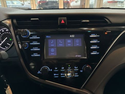 Used 2018 Toyota Camry L image 24