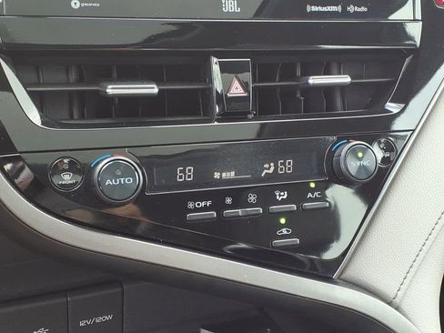 Used 2024 Toyota Camry XLE w/ Navigation Package FWD image 22