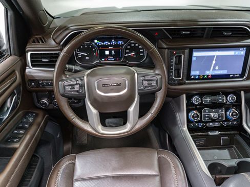 Used 2021 GMC Yukon Denali w/ Denali Ultimate Package image 12