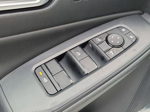 New 2026 Nissan Sentra SV FWD image 19