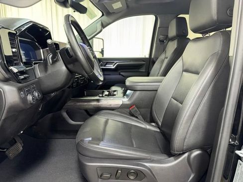 Used 2025 Chevrolet Silverado 2500 LTZ w/ LTZ Premium Package AWD/4WD image 18