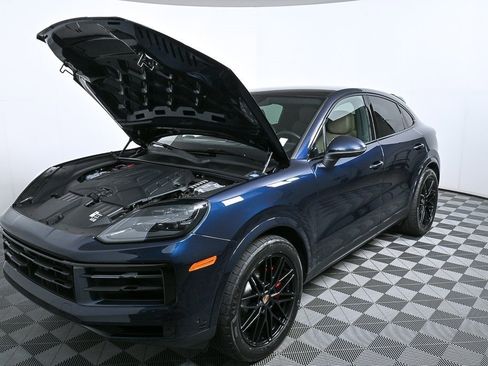 Certified 2025 Porsche Cayenne S image 44