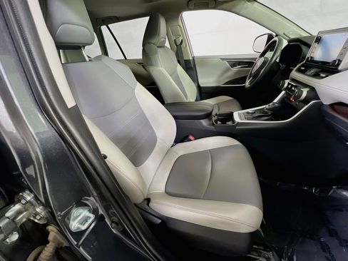 Used 2020 Toyota RAV4 Limited AWD/4WD image 27