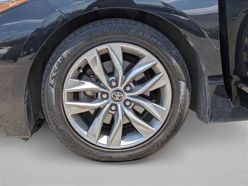 Used 2022 Toyota Avalon XLE w/ Moonroof Package FWD image 29