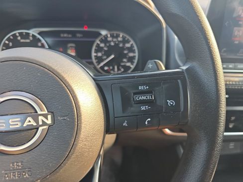 Used 2023 Nissan Rogue S AWD/4WD image 26